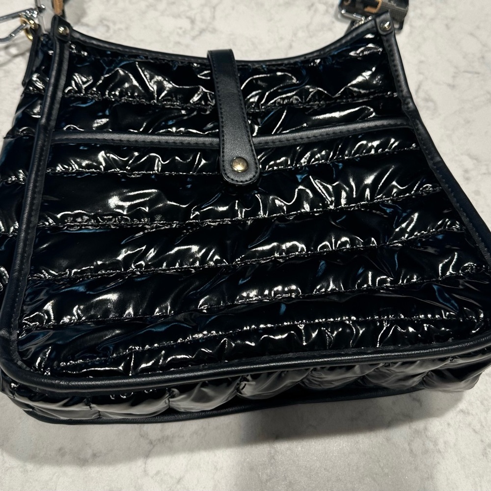 Black patent leather bag with guitar strap - Picture 6 of 7